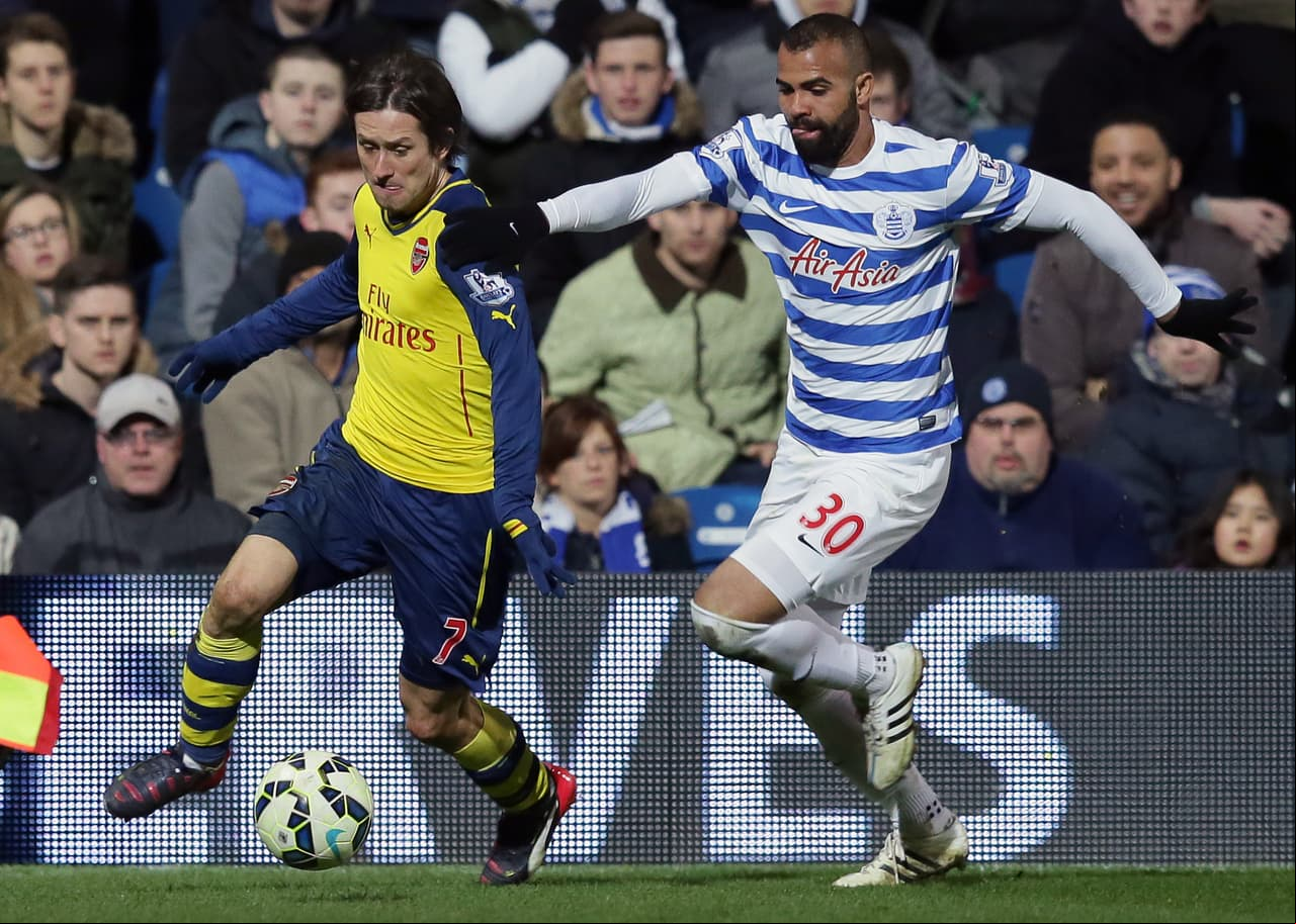 Sandro (der.) tuvo una temporada para el olvido en 2016 con Queens Park Rangers en la segunda división de Inglaterra, donde fue suplente. Su sueño de volver a brillar con Sporting de Lisboa se cayó con las pruebas médicas.
