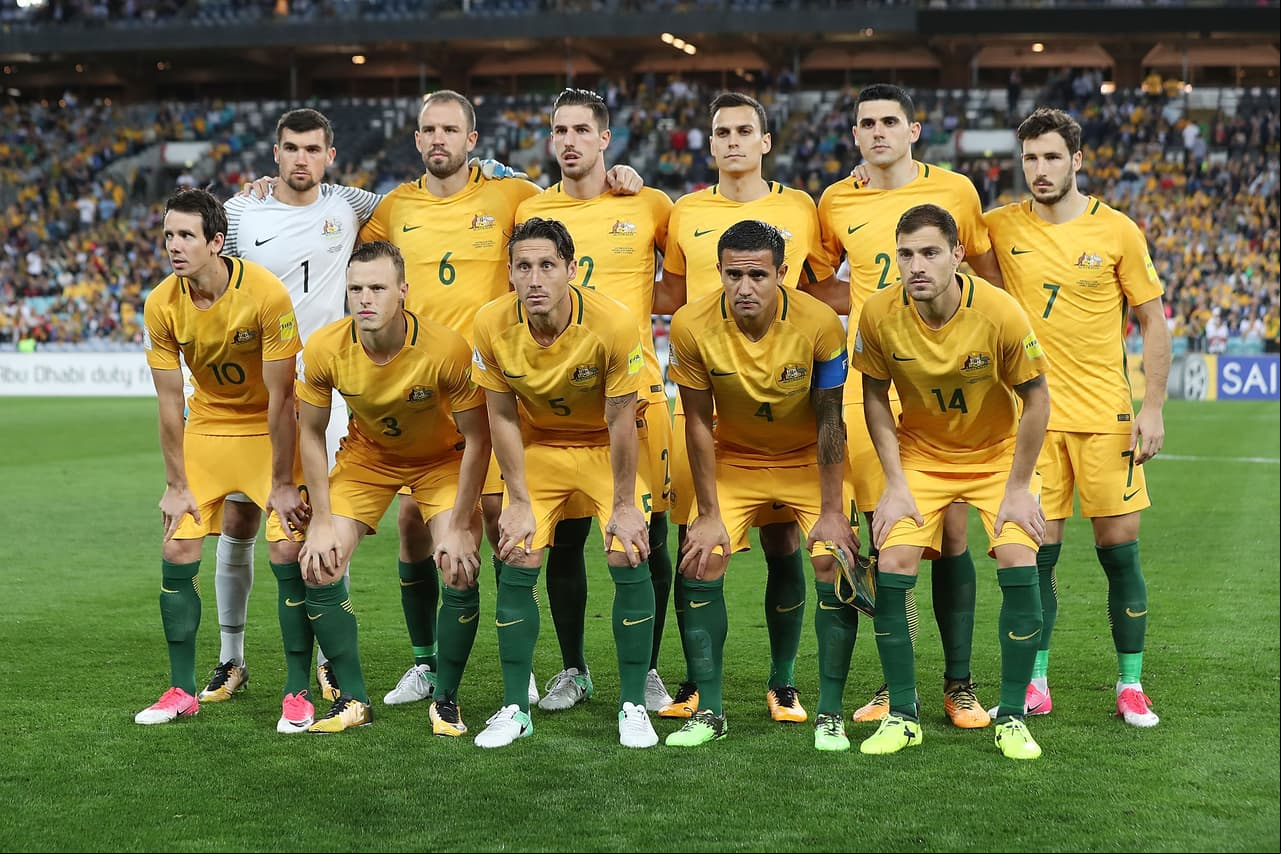 Con este equipo saltó al campo Angelos Postecoglou: Ryan, Degenek, Sainsbury, Jurman, Milligan, Leckie, Smith, Kruse, Troisi, Rogic, Cahill.