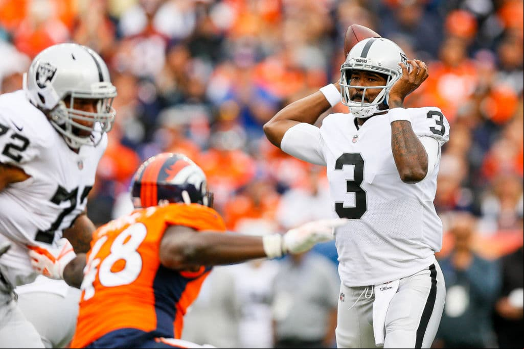 Manuel llevó a los Raiders a una marcha de 73 yardas para el gol de campo de 38 yardas de Tavecchio. Manuel terminó 11 de 17 para 106 yardas.