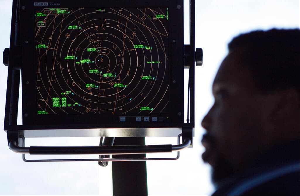 Controladores aéreos en el aeropuerto de Newark sufrieron un nuevo apagón en sus radares 