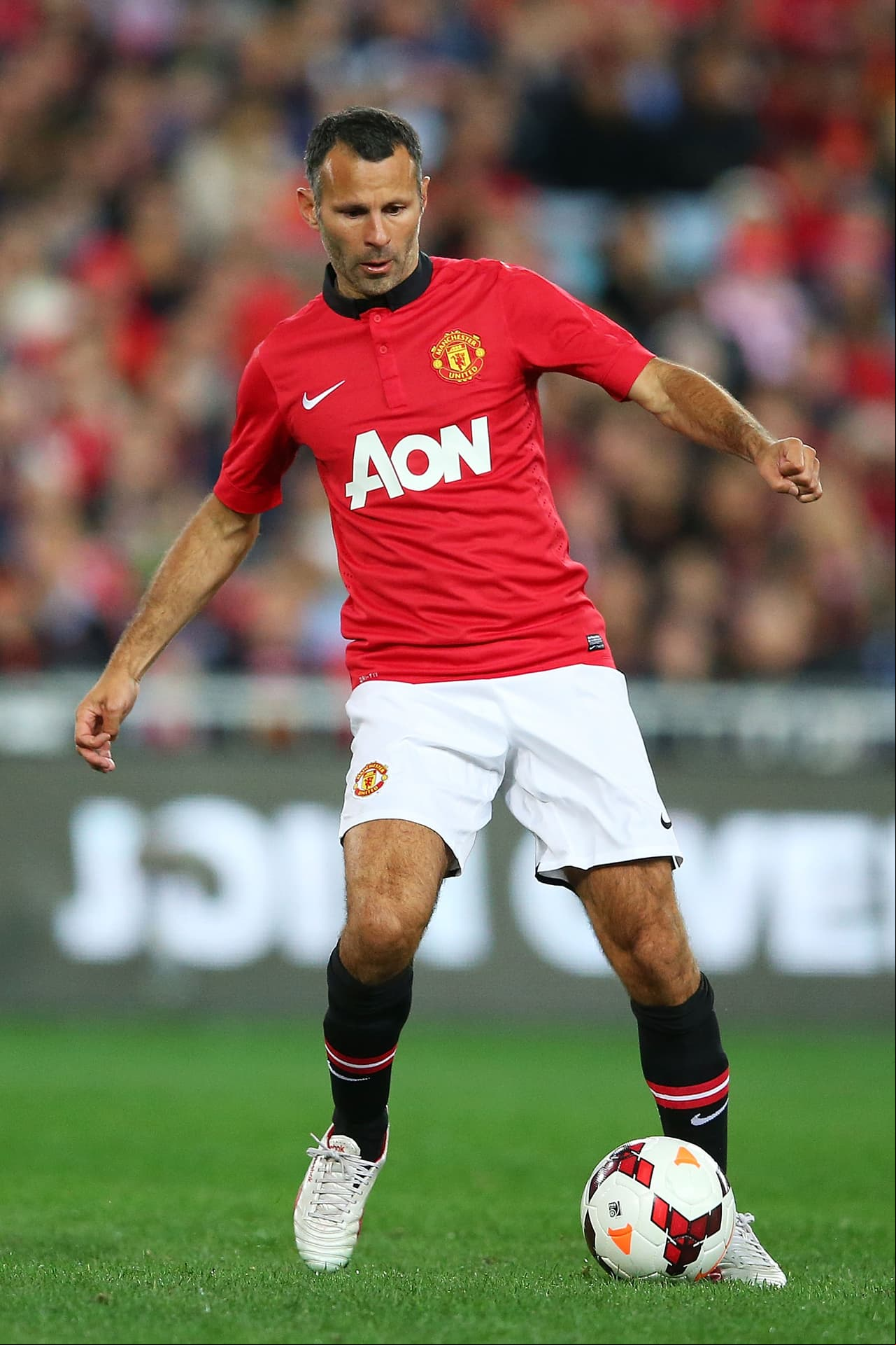 Ryan Giggs (Gales) - El extremo histórico del Manchester United. Los 'diablos rojos' llevaron mucho peligro a todos sus rivales gracias a los desbordes y centros letales de la zurda del galés.