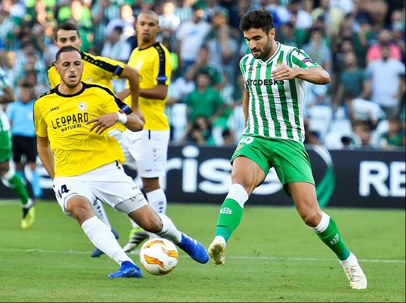 Los dirigidos por Quique Setién le dieron trámite y manejo al balón pero durante el primer tiempo no fueron efectivos.