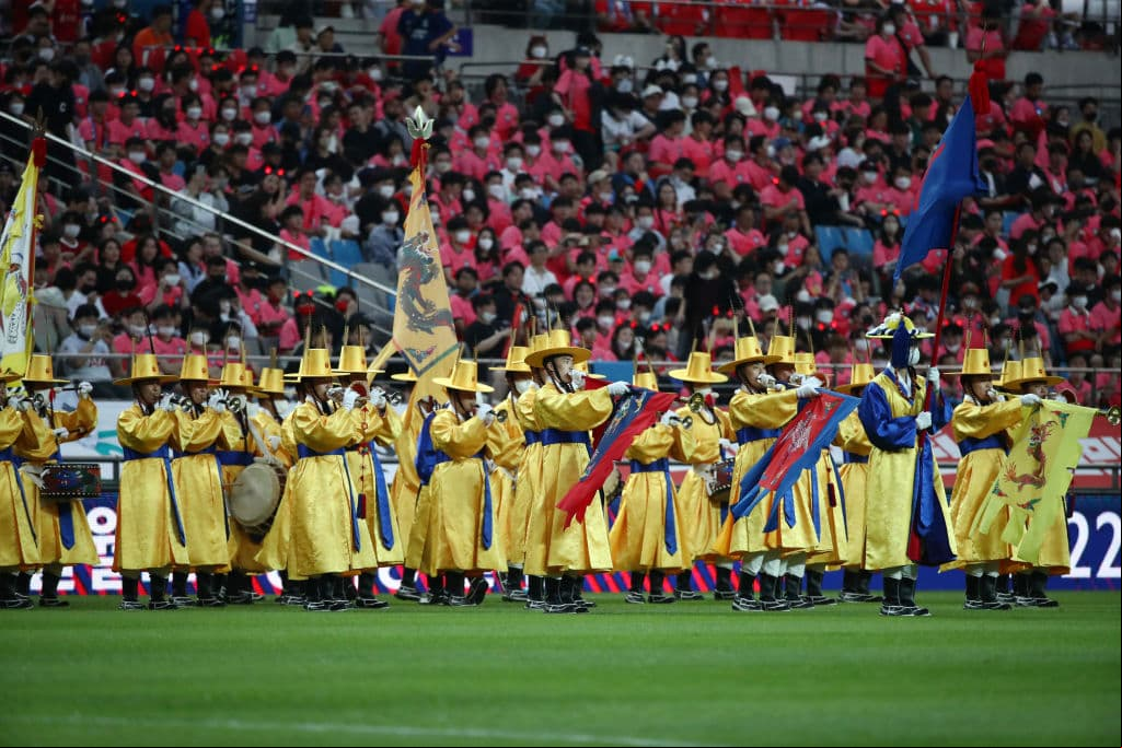 Brasil goleó 5-1 a Corea en Seúl. Richarlison, Neymar en dos ocasiones, Coutinho y Gabriel Jesus fueron los goleadores de los brasileños, mientras que el tanto surcoreano lo anotó Hwang Ui-Jo.