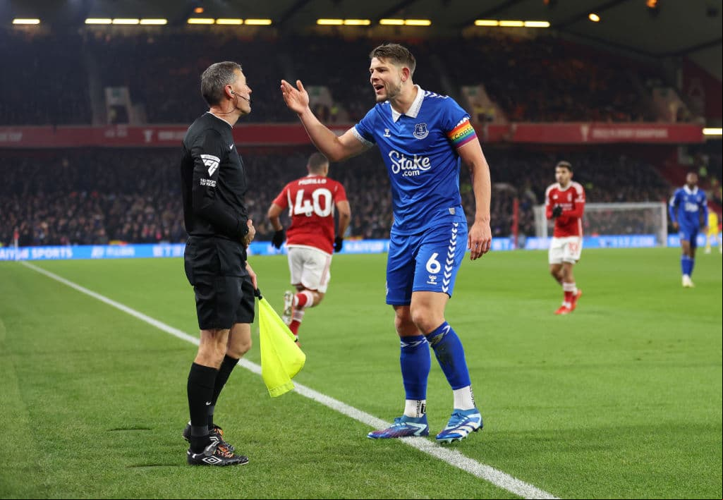 Nottingham Forest y Everton, acusados de irregularidades financieras