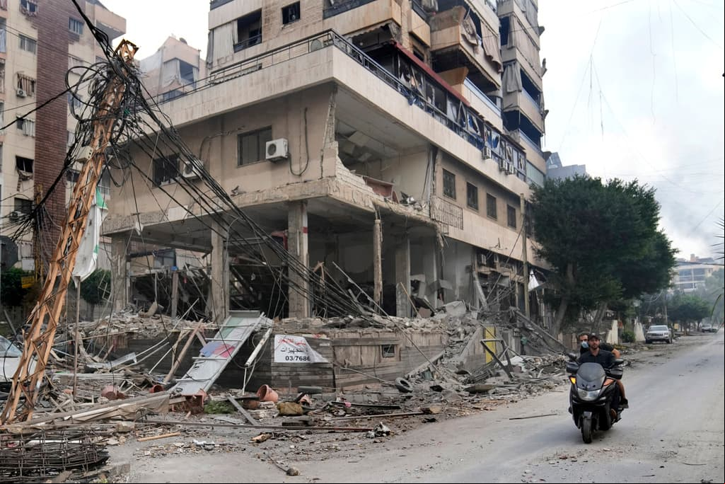 Israel extiende sus guerras en múltiples frentes: la ofensiva contra Hezbollah alcanza ya el suroeste del Líbano