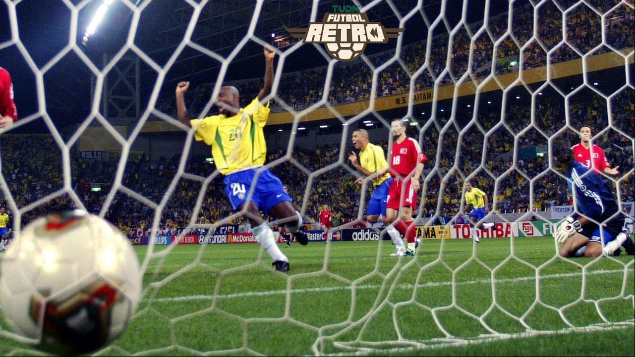‘Fenomenal’ punterazo de Ronaldo que llevó a Brasil a la Final 2002