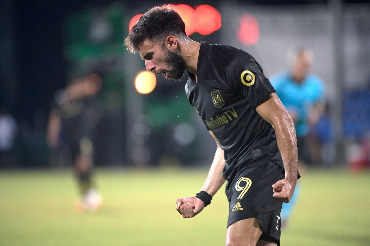 Diego Rossi se metió en la historia de MLS con su 'póker'
