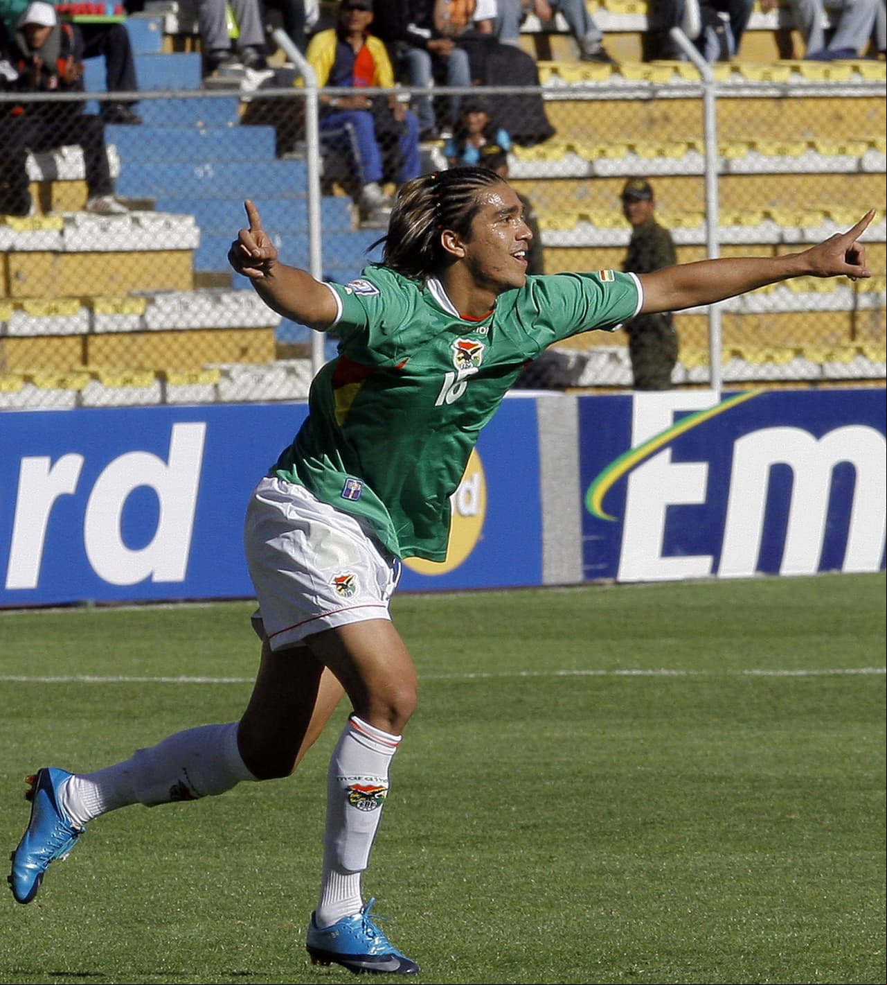 <b>Ese mismo año, pero el 11 de octubre</b>, 
<b>quien cayó en los dominios de Bolivia fue Brasil,</b> el múltiple campeón del Mundo.