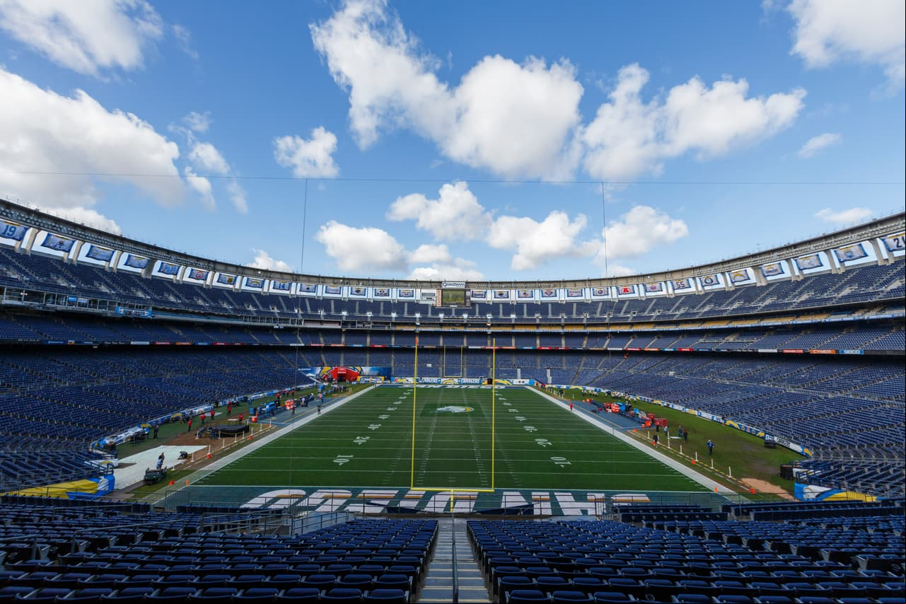 Qualcomm Stadium está ubicado en las afueras de la ciudad de San Diego, California.