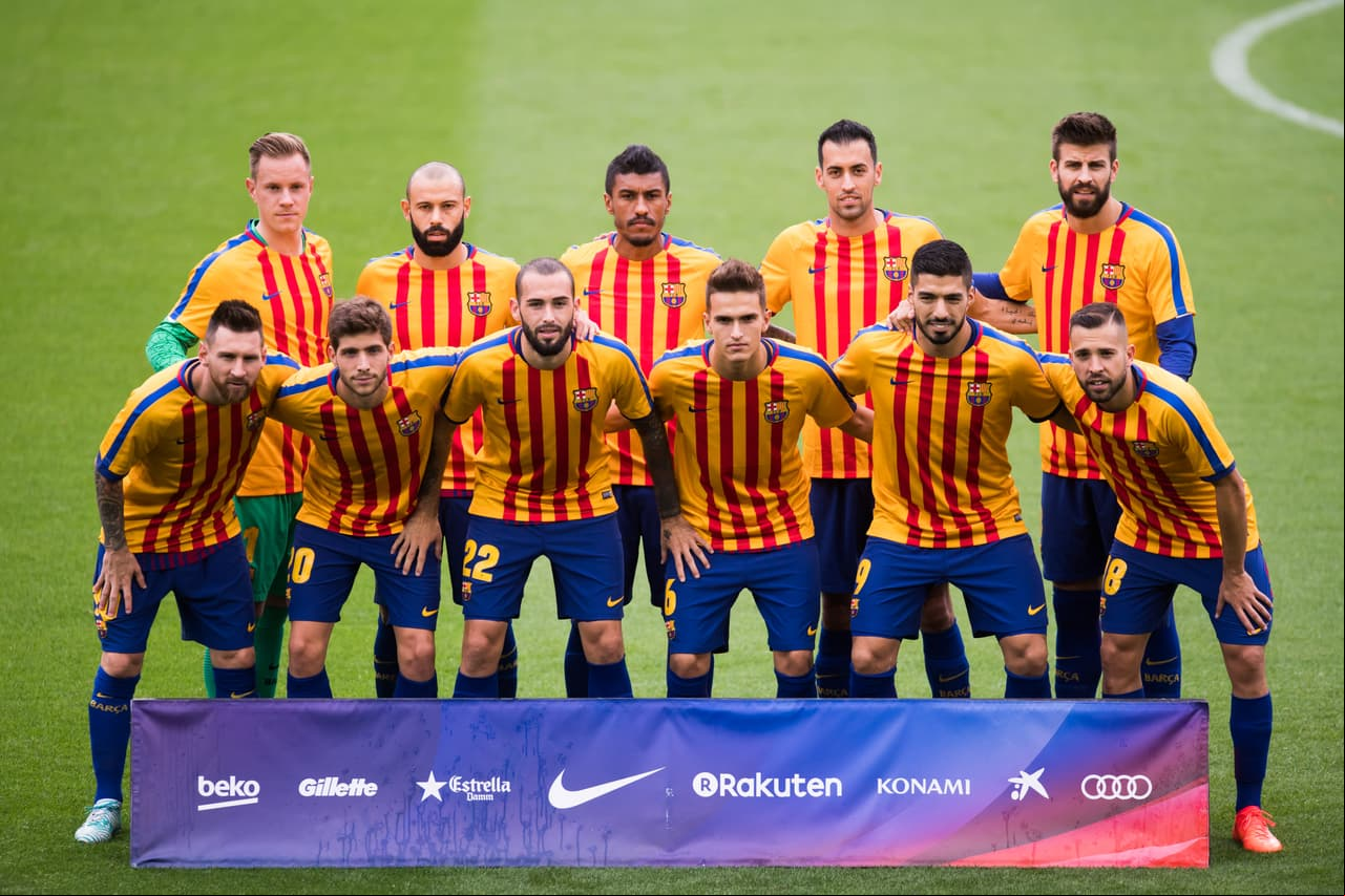 Incluso, el 11 inicial de Ernesto Valverde formó con.esta playera, con los colores de la bandera de Cataluña.