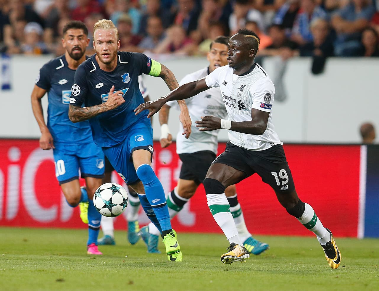Champions: La temporada 2017/18 está condicionada por el cambio en el formato de 2018/19. Los cuatro primeros clasificados van directo a grupos, al igual que el campeón de la Europa League.