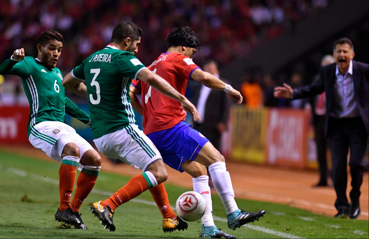 Jair Pereira tuvo una noche tranquila contra Christian Bolaños, quien ya va de salida en el fútbol de Costa Rica. El de Chivas 
<b>sacó un 8.</b>