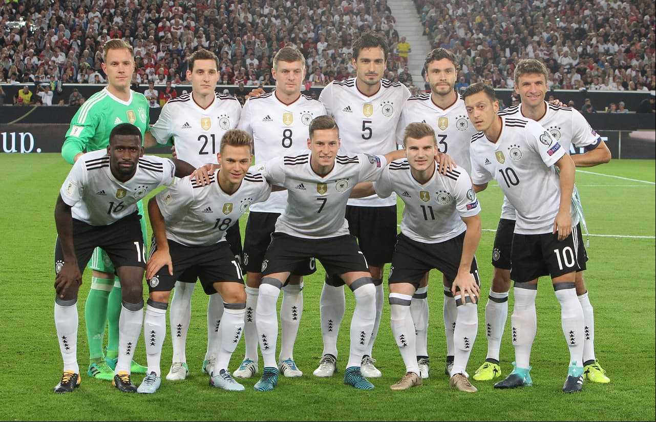 Así salía Low ante Noruega: ter Stegen; Kimmich, Hummels, Rüdiger, Hector; Rudy, Kroos, Müller, Özil, Draxler; Werner.