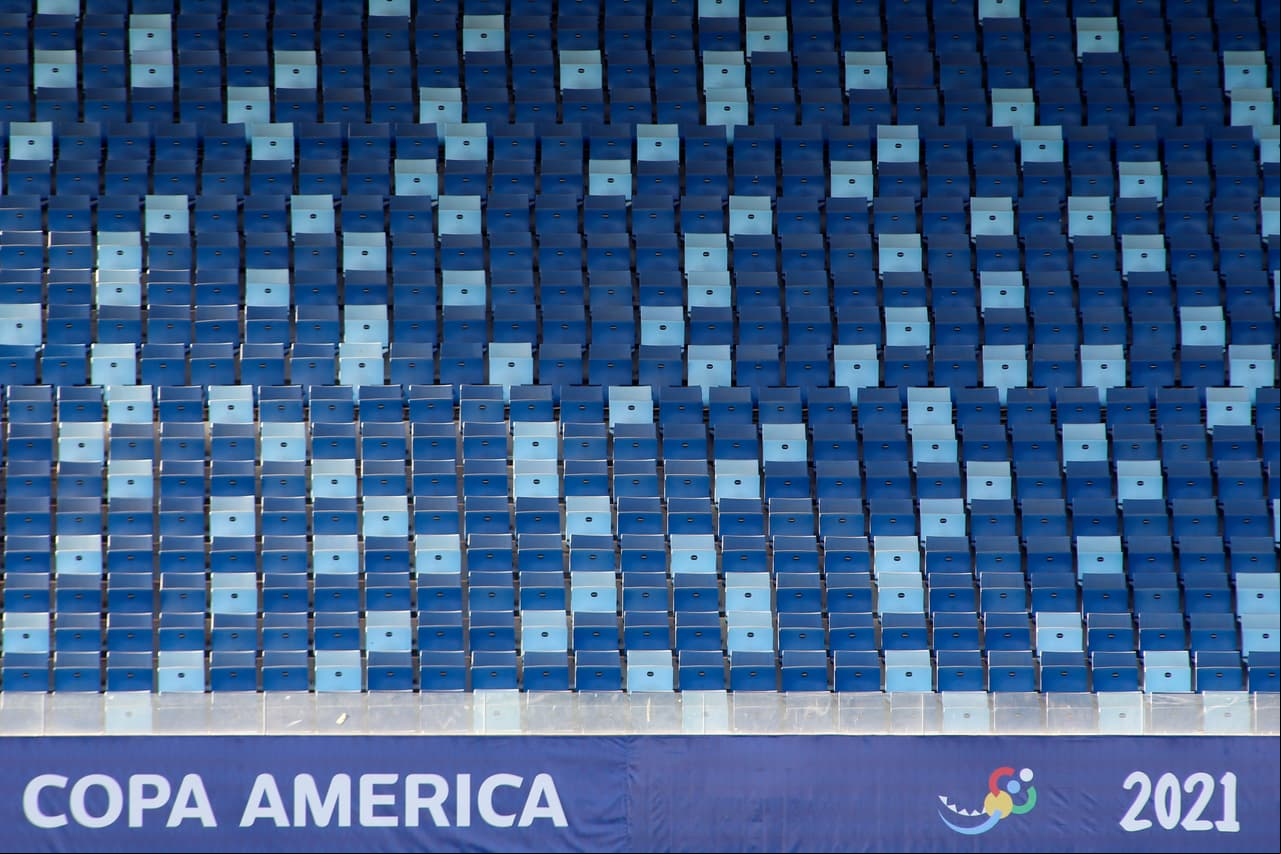 En la parte negativa, la pandemia de COVID-19 ha impedido que el público se haga presente en los estadios.