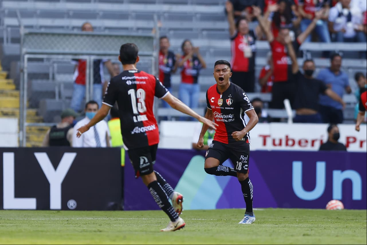 Trejo adelantó al Atlas en el primer tiempo.