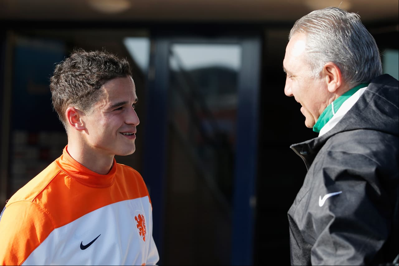 Ese talento en cancha y calidad humana fuera de ella han hecho de Stoichkov una figura respetada por los jugadores jóvenes, que lo ven como un ejemplo a seguir en sus carreras.
