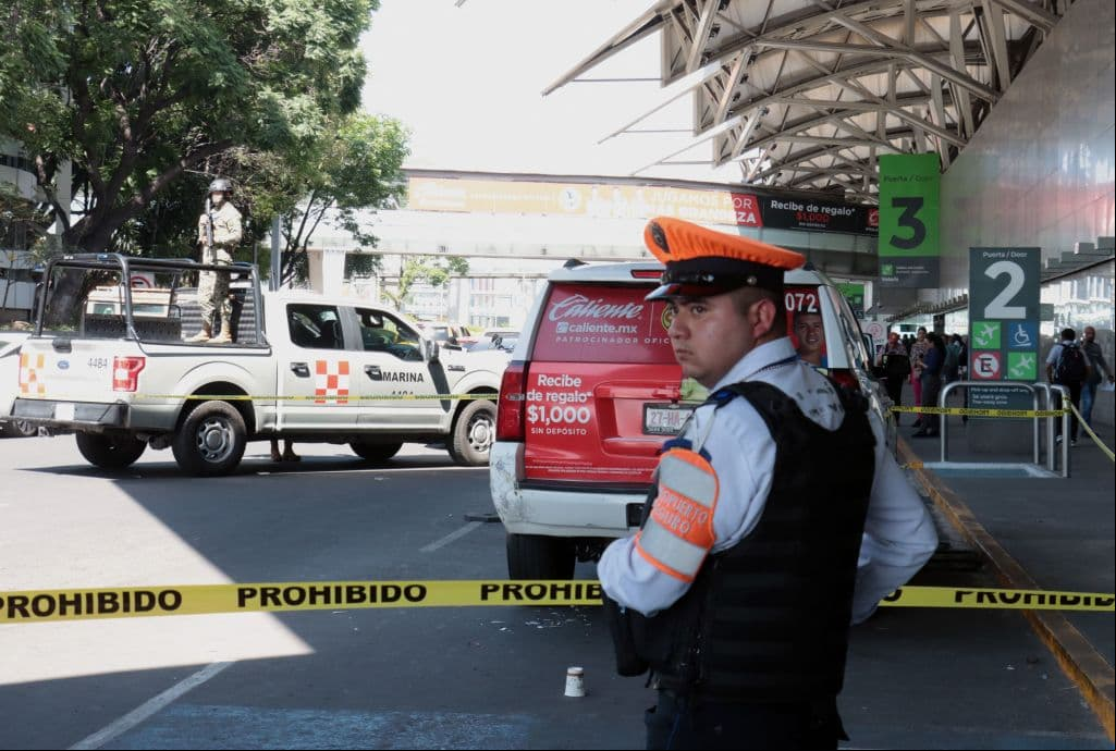 Rescatan 8 menores extranjeros en México que viajan con documentación falsa; el hombre que los acompañaba huyó