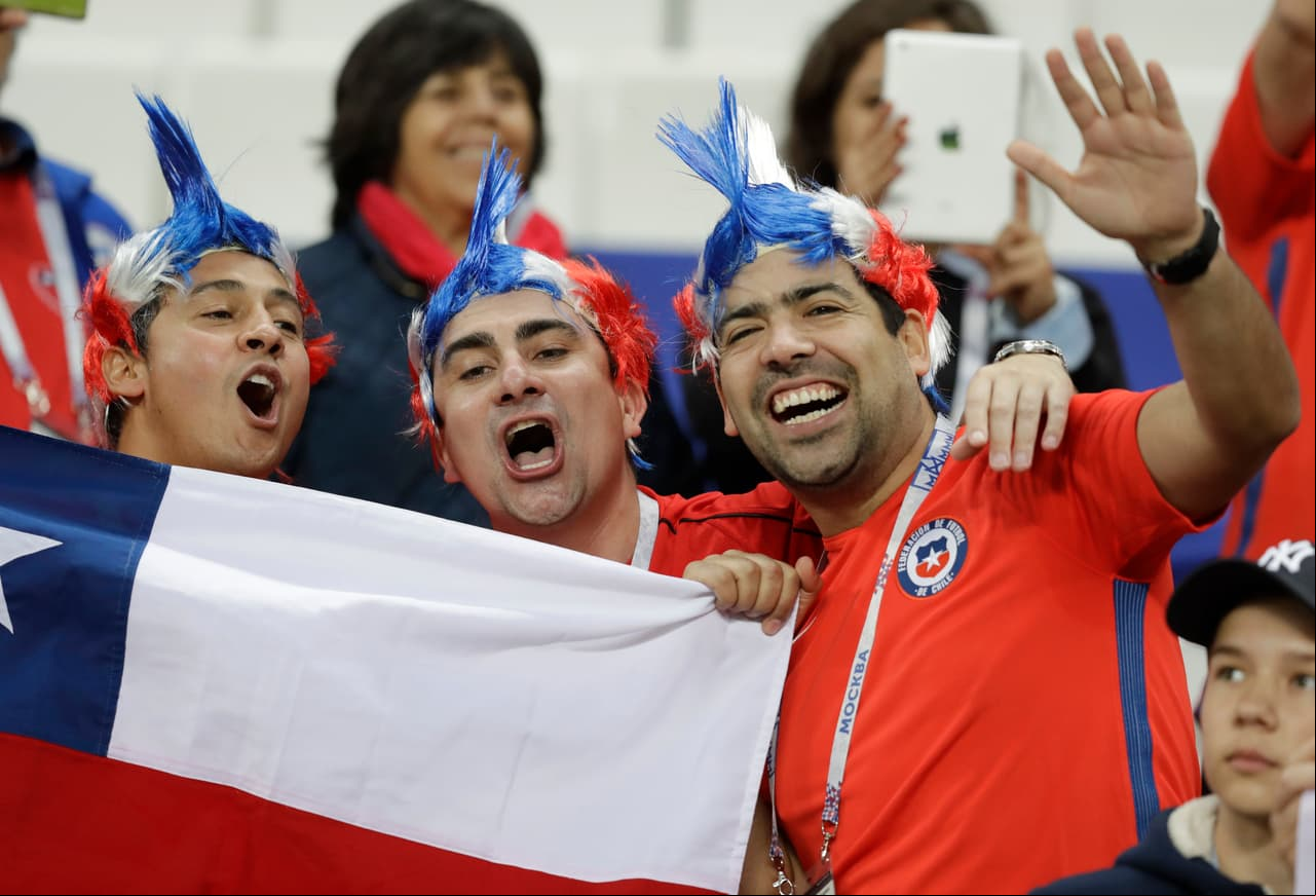 Por otro lado, la fanaticada chilena fue la gran protagonista de la fiesta que se vivió en las tribunas del Kazan Arena para el partido entre Chile y Alemania que acabó con empate 1-1