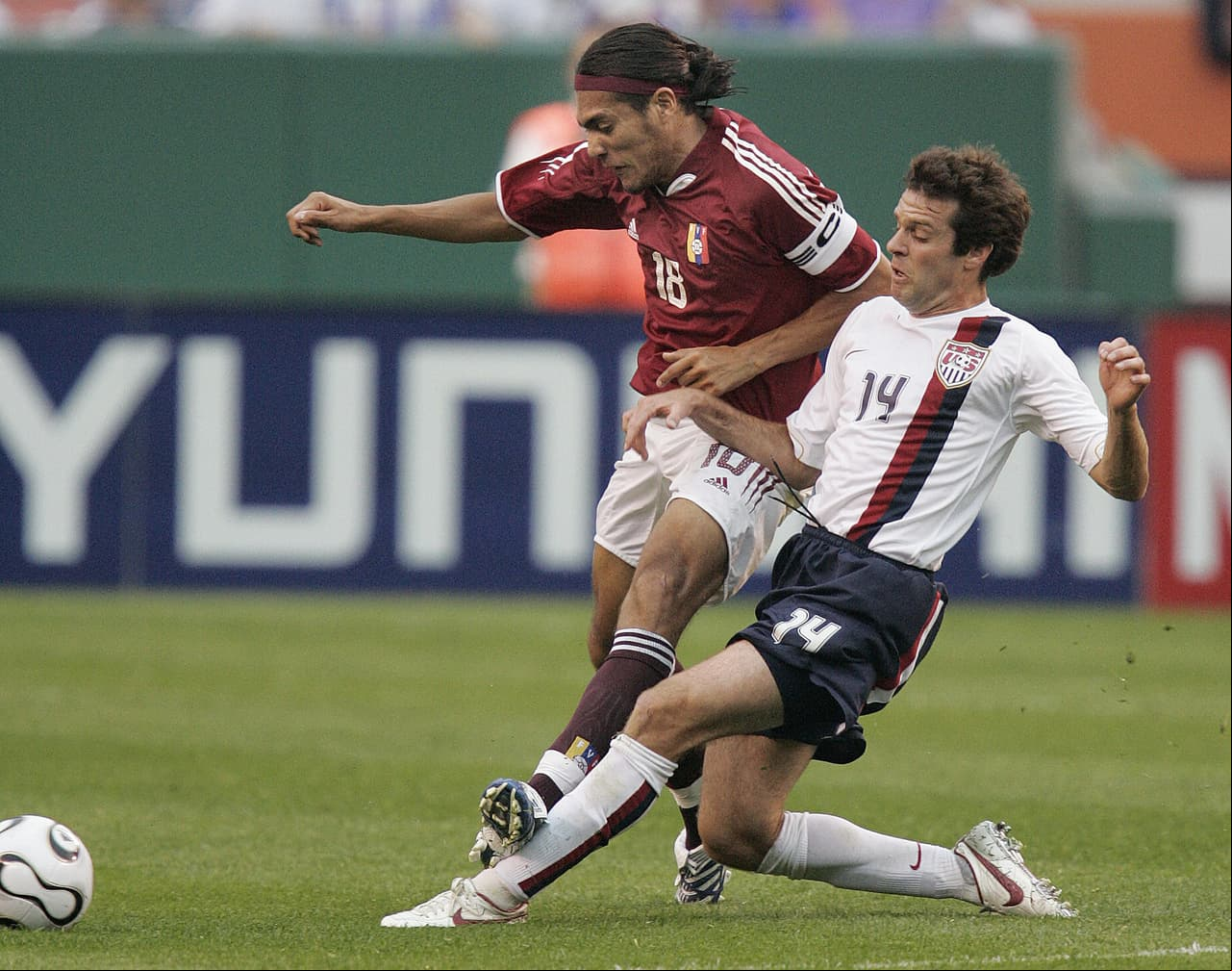 Estados Unidos usó por vez primera el FirstEnergy, hogar de los Browns de la NFL, ante Venezuela en un amistoso con miras a la Copa del Mundo de la FIFA 2006.