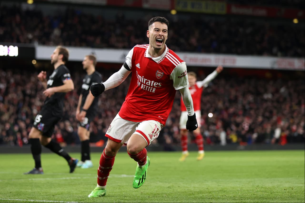 Arsenal remonta frente al West Ham United y no afloja el paso rumbo al título de la Premier League. Los Gunners llegaron a 40 puntos tras vencer 3-1 y aventajan por siete a su perseguidor, a espera de saber el resultado del Manchester City.