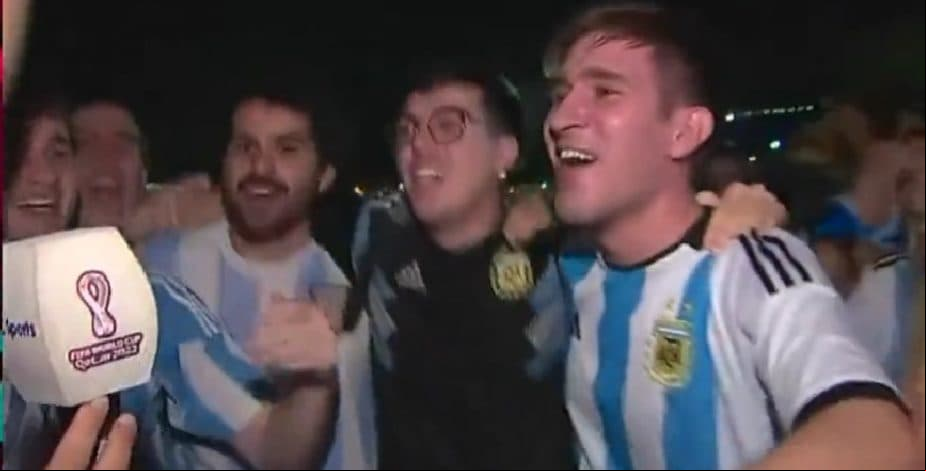 Polémica en Francia por cánticos racistas emitidos en televisión argentina