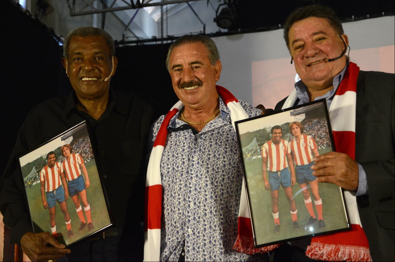 Algunas figuras históricas del equipo se reunieron previo al partido para recordar sus épocas de gloria, reconociendo la nostalgia por el adiós del Vicente Calderón.