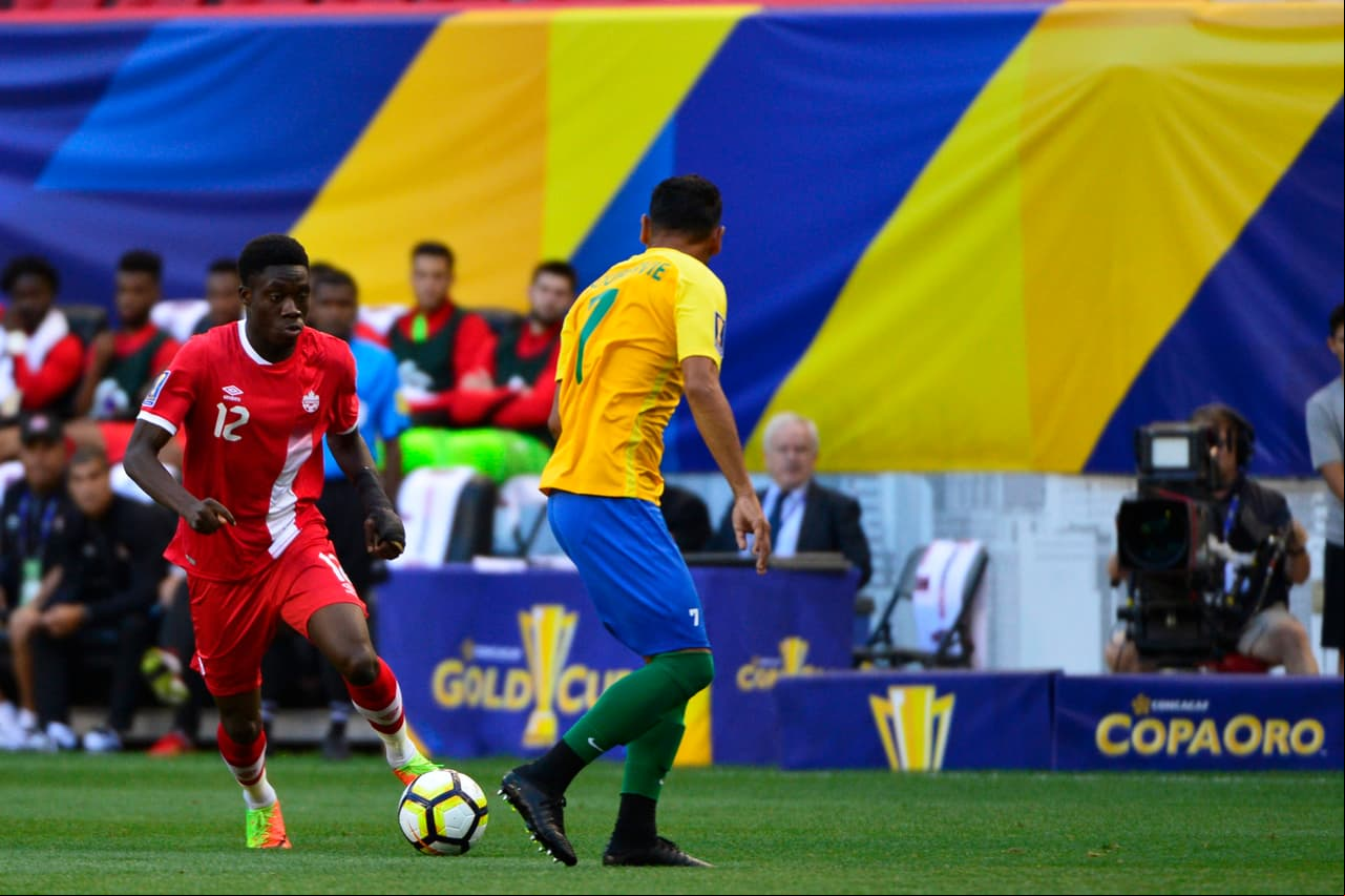 El delantero debutó en la MLS el 16 de julio de 2016 y fue el segundo jugador más joven en disputar el torneo después de Freddy Adú, quien a pesar de ser una promesa precoz pasó al anonimato.