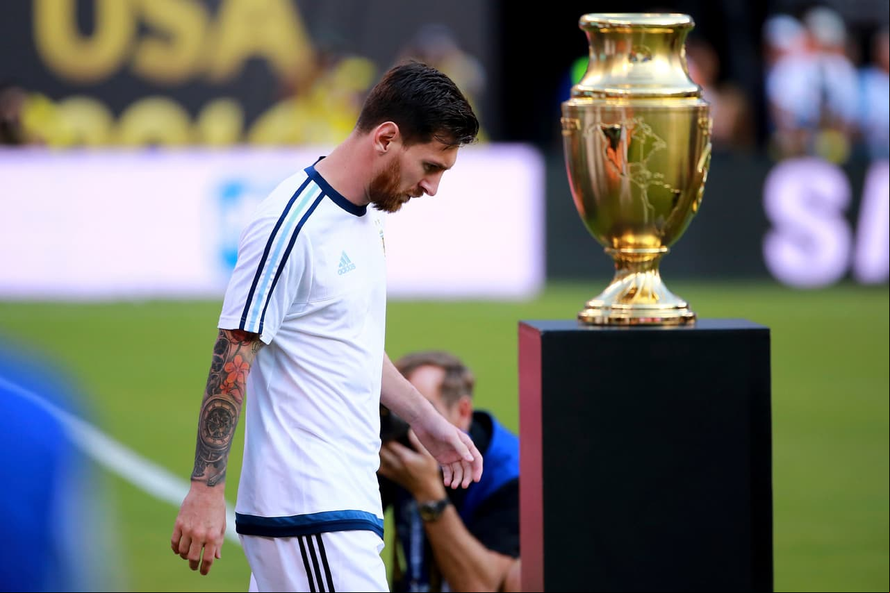 Derrota en la final de la Copa América Centenario 2016. Tercera y última copa amarga. Y tercera cuenta pendiente.
