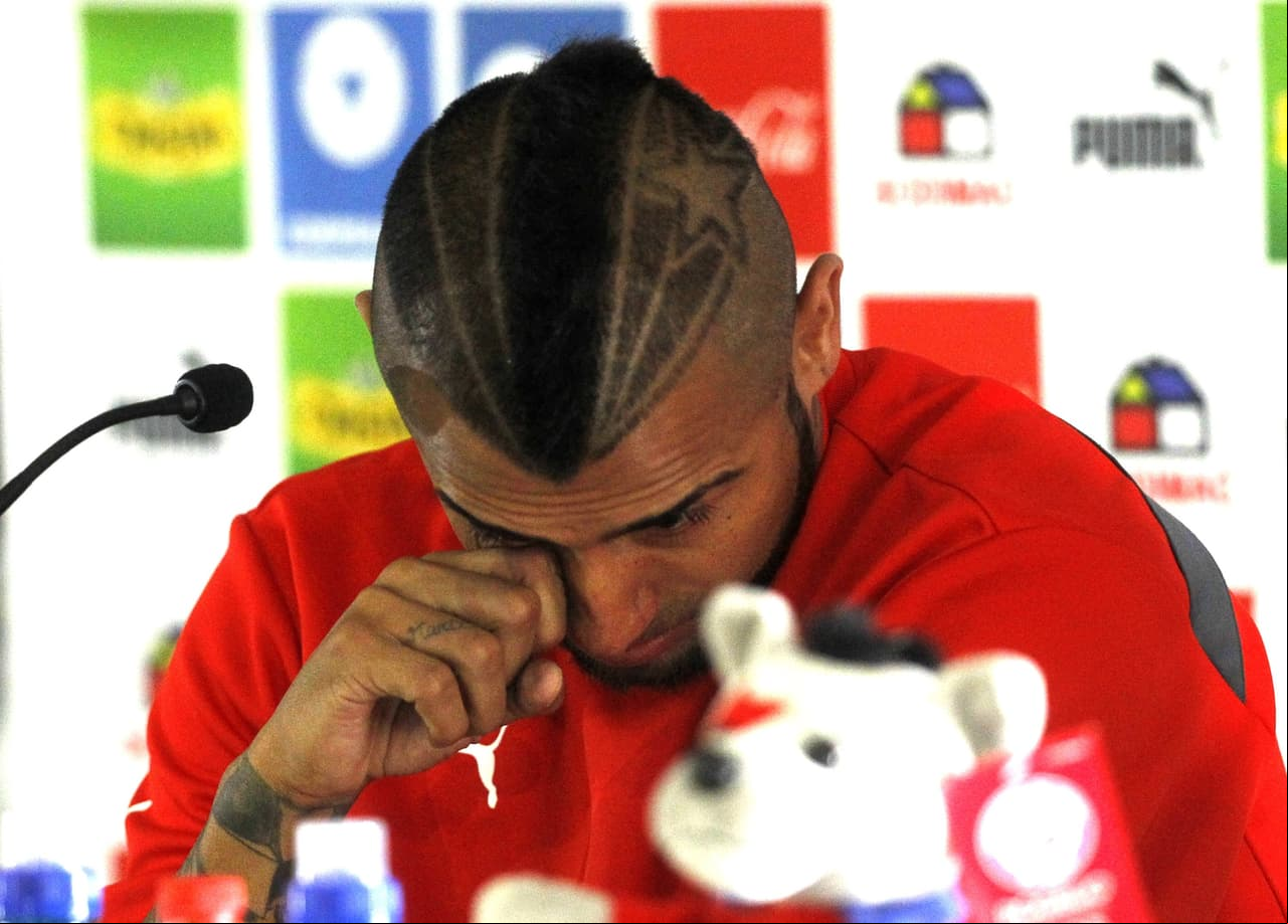 Vidal respondió y le pidió perdón a su país entre lágrimas, en medio de toda la polémica por el hecho que mostraba un alto grado de indisciplina.