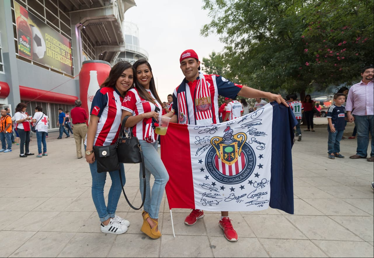Chivas es el equipo más popular de México y donde quiera que se presenta sus aficionados acuden a llenar el estadio en turno.