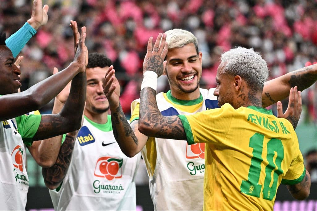 Brasil goleó 5-1 a Corea en Seúl. Richarlison, Neymar en dos ocasiones, Coutinho y Gabriel Jesus fueron los goleadores de los brasileños, mientras que el tanto surcoreano lo anotó Hwang Ui-Jo.